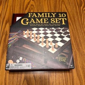 Game house with 12 classic games in wooden case Chess Checkers Backgammon & more